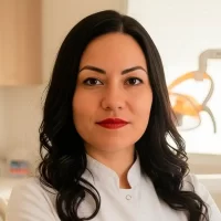 doctora-martha-motalvo-fundadora-de-la-clínica-de-odontología-integral-en-Querétaro-imagen-dental doctora-martha-motalvo-fundadora-de-la-clínica-de-odontología-integral-en-Querétaro-imagen-dental